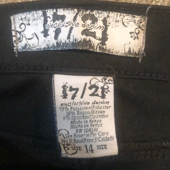 17/21-Stretchy Black Pants-Size 14 - Picture 2 of 4